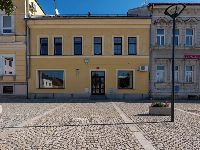 Prodej rodinného domu 514 m², pozemek 110 m², Nové Město pod Smrkem – náhled fotky 2