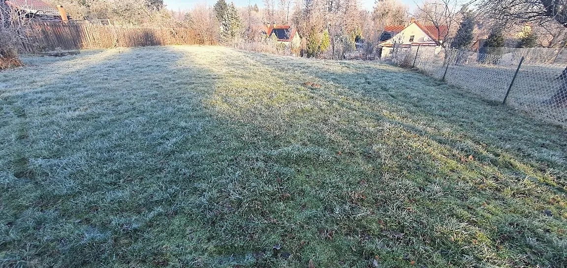 Prodej stavebního pozemku 1076 m²