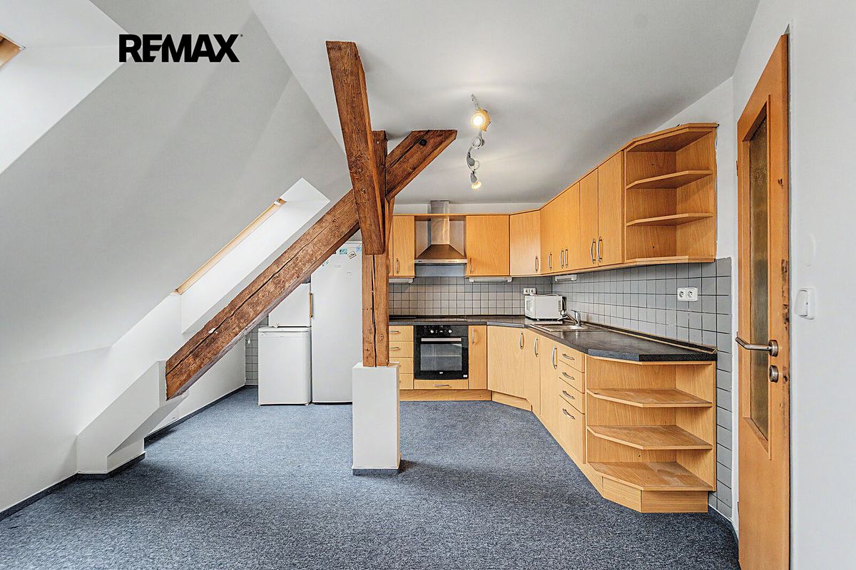 Prodej bytu 6 pokojů a více 148 m², Praha – fotka 1 z 3