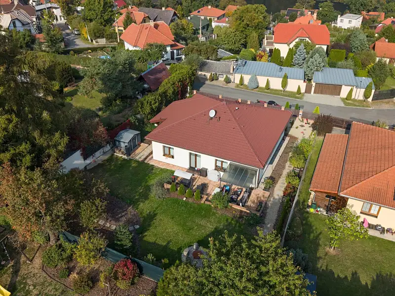 Prodej rodinného domu 117 m², pozemek 757 m², Měchenice – náhled fotky 2