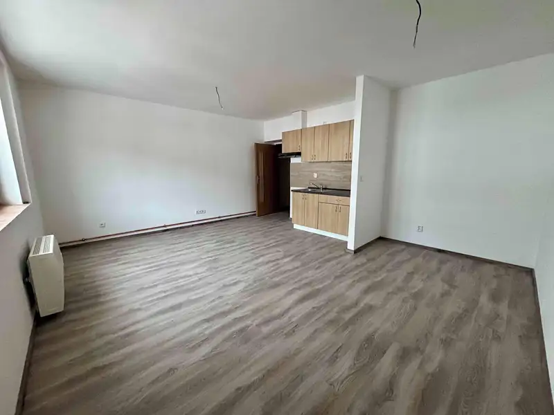 Pronájem bytu 1+kk 33 m², Kralupy nad Vltavou – náhled fotky 2