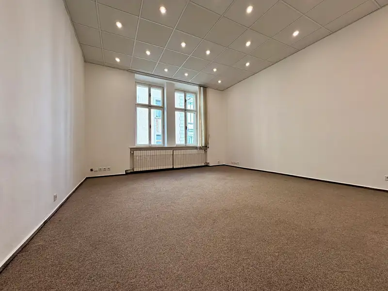 Pronájem kanceláře 112 m², Plzeň – náhled fotky 1