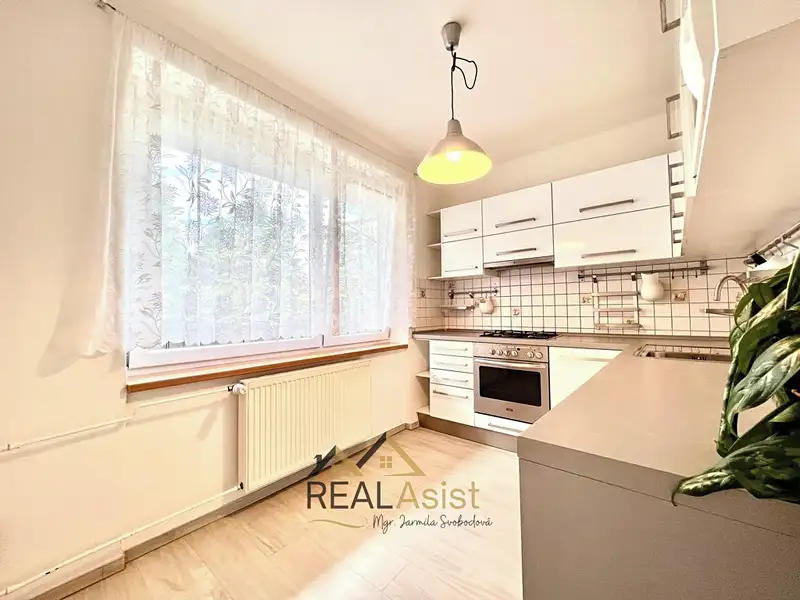 Pronájem bytu 3+1 77 m², Blansko – náhled fotky 2