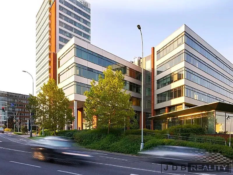 Pronájem kanceláře 140 m², Praha – náhled fotky 1