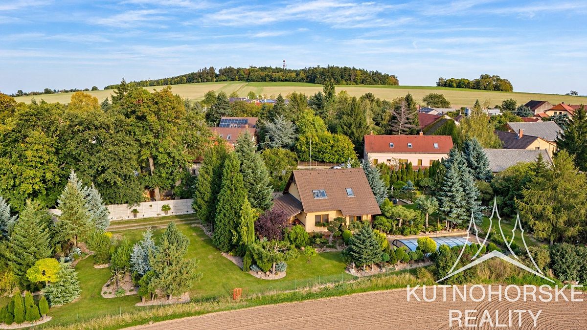 Prodej rodinného domu 115 m², pozemek 2188 m², Suchdol – fotka 1 z 3