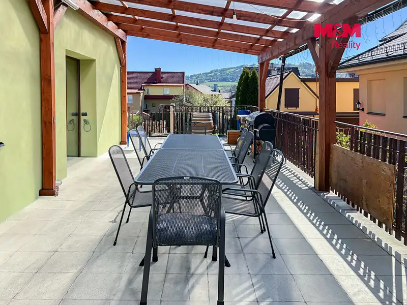 Prodej rodinného domu 271 m², pozemek 796 m², Sušice – náhled fotky 3
