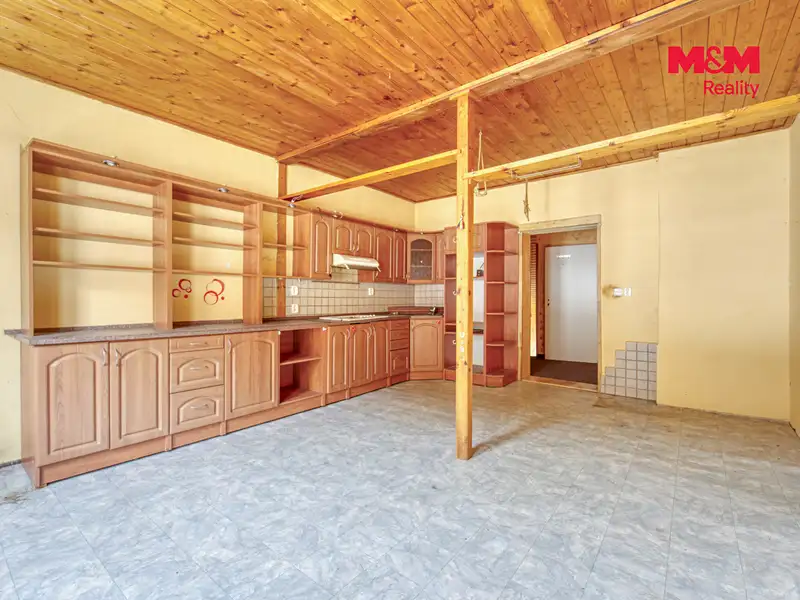 Prodej rodinného domu 800 m², pozemek 662 m², Oloví – náhled fotky 2