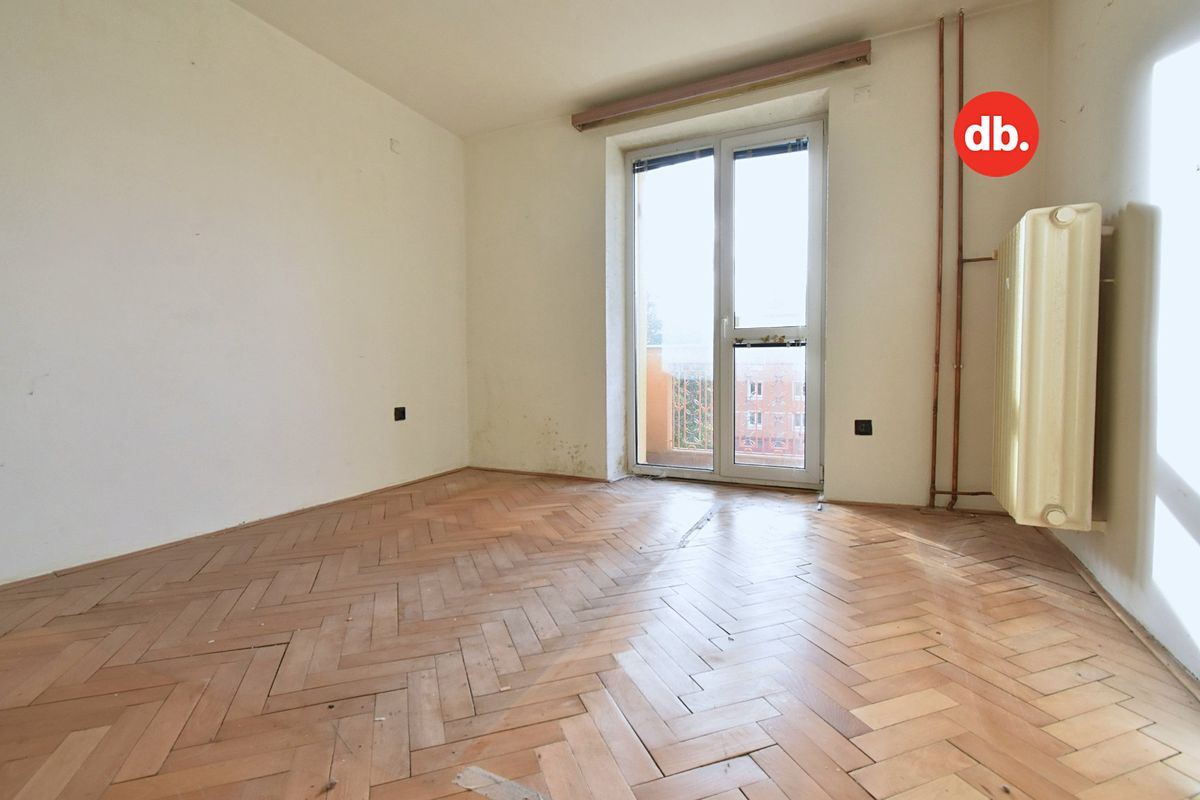 Prodej bytu 2+1 64 m², Ostrov – fotka 1 z 3