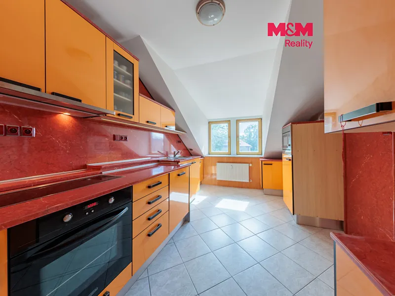 Prodej bytu 3+1, 87 m², Ostrov, ul. Masarykova