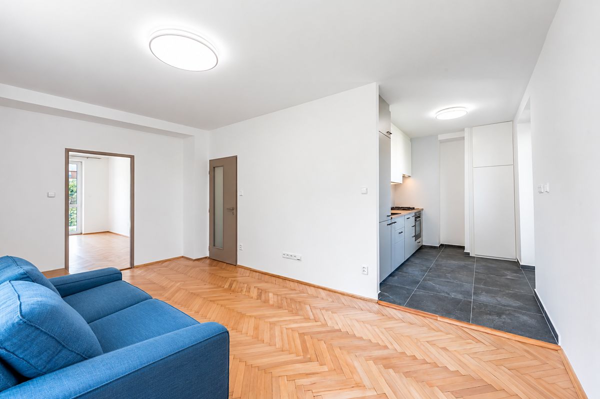 Pronájem bytu 2+kk 51 m² – fotografie 2
