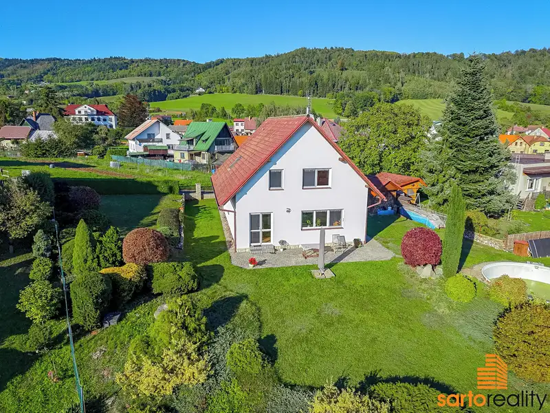 Prodej rodinného domu 180 m², pozemek 1797 m², Tatobity – náhled fotky 1
