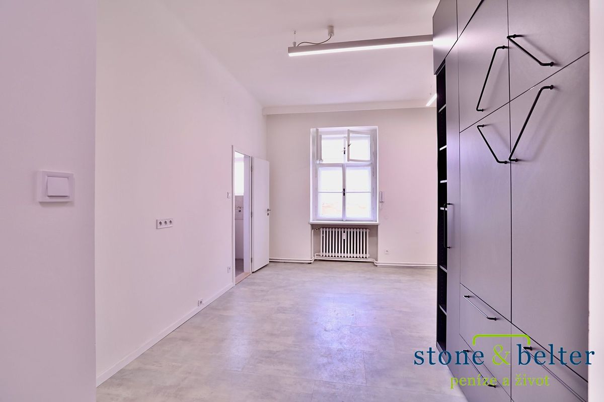 Pronájem kanceláře 145 m² – fotografie 4
