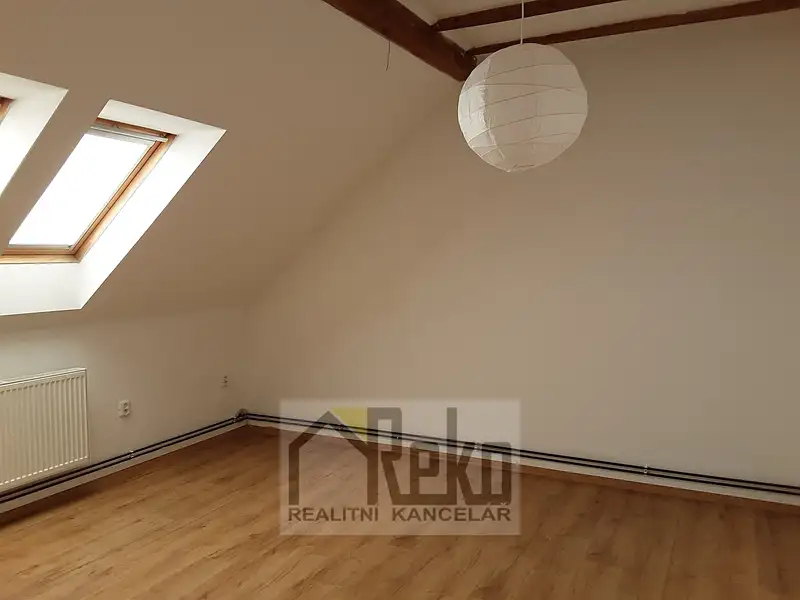 Pronájem bytu 3+kk 120 m², Králův Dvůr – náhled fotky 3