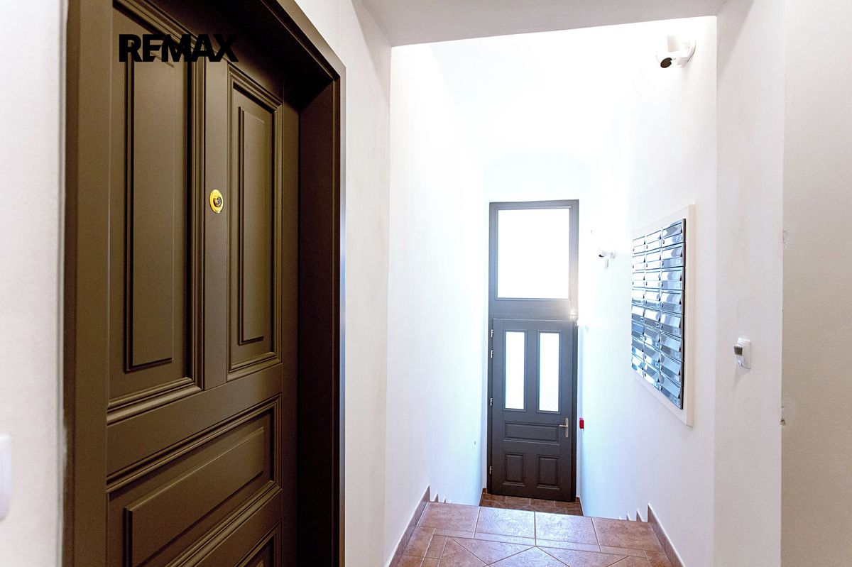 Pronájem kanceláře 16 m² – fotografie 4