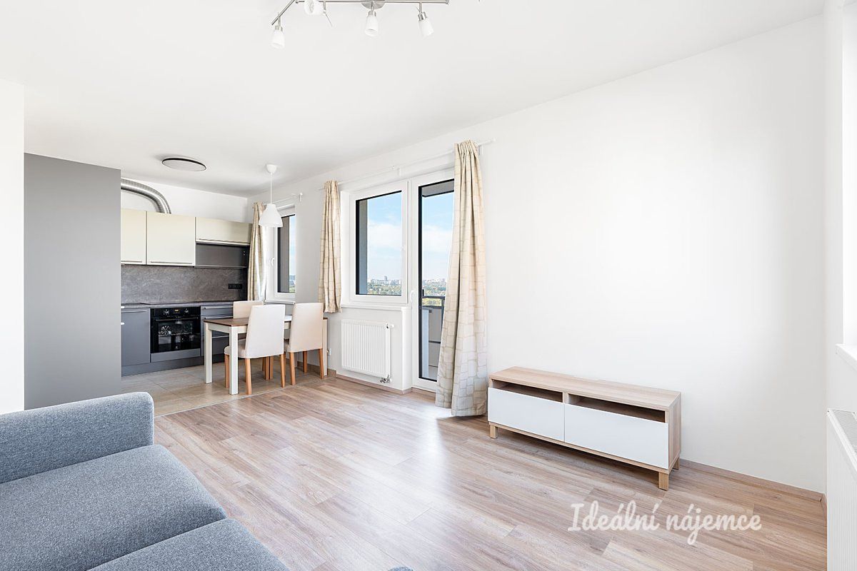 Pronájem bytu 3+kk 64 m²
