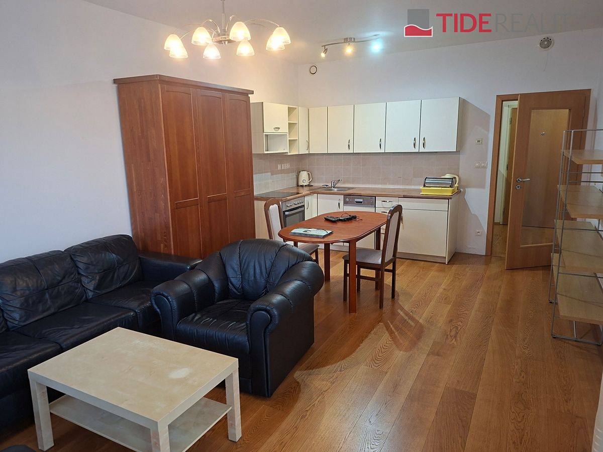 Pronájem bytu 2+kk 60 m² – fotografie 4