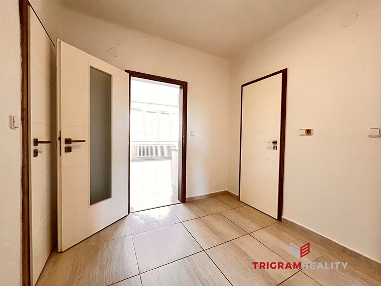 Pronájem bytu 3+kk, 77 m² (6 z 10)