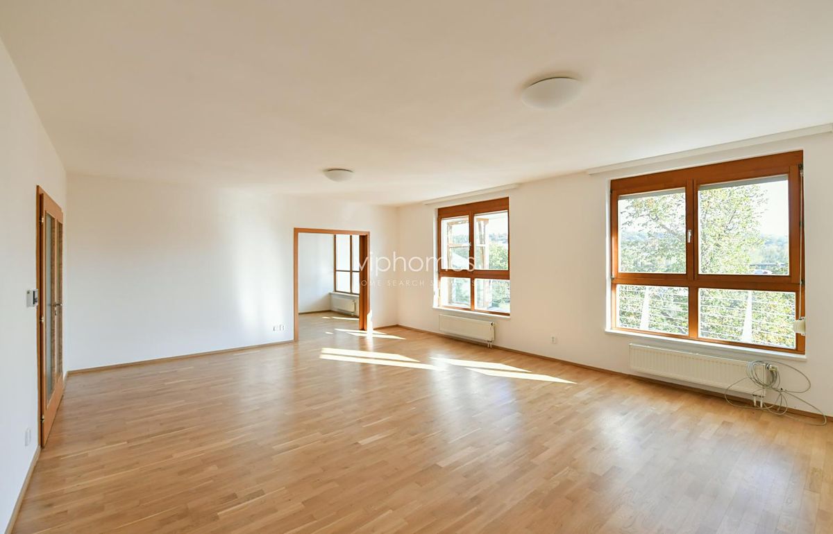 Pronájem bytu 4+kk 200 m² – fotografie 5