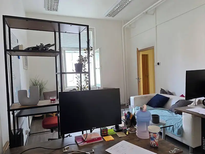 Pronájem kanceláře 20 m², Praha – náhled fotky 3
