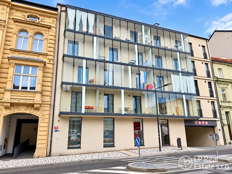 Pronájem bytu 1+kk, 44 m² (16 z 19)
