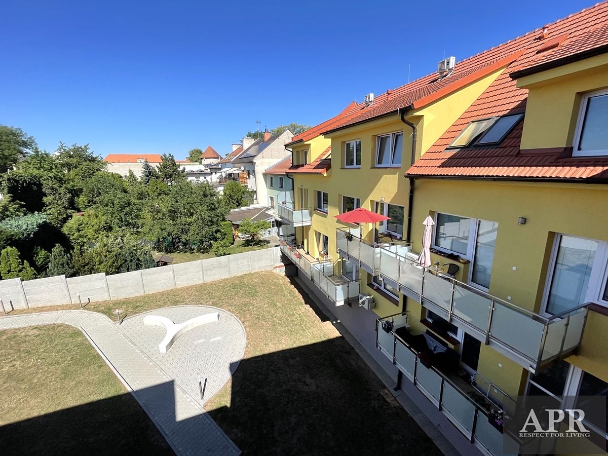Pronájem bytu 1+kk 37 m²