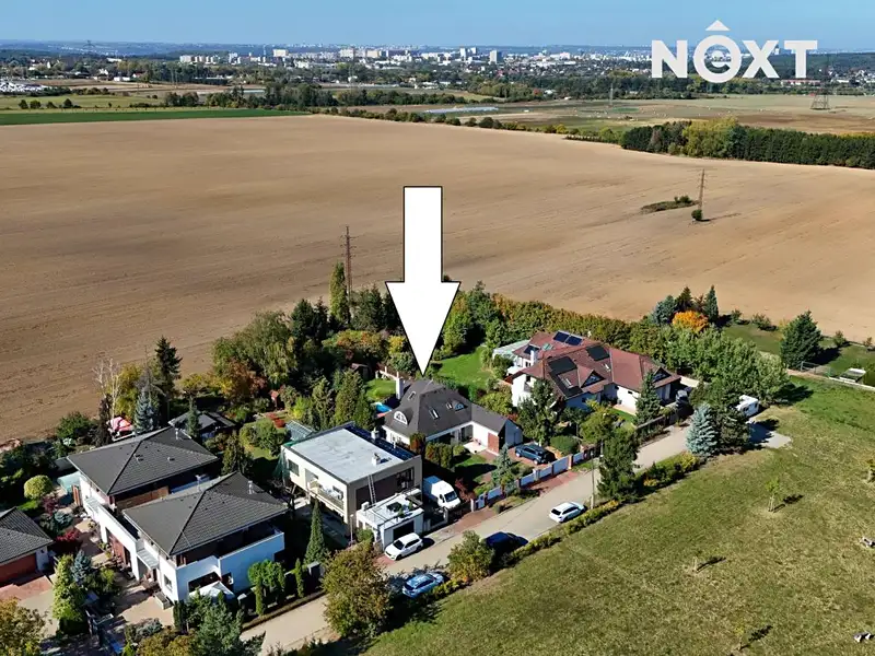 Prodej rodinného domu 190 m², pozemek 877 m², Praha – náhled fotky 3