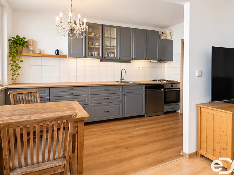Prodej bytu 3+1 91 m², Praha – náhled fotky 2