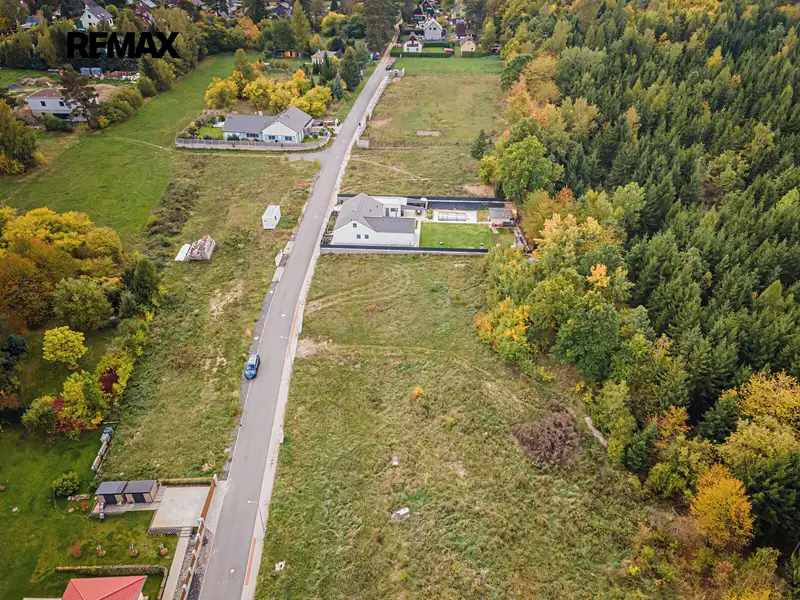 Prodej stavebního pozemku 1289 m², Družec – náhled fotky 3