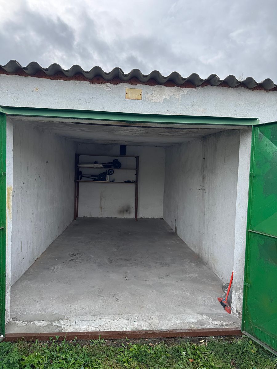 Pronájem garáže 20 m², Karlovy Vary – fotka 1 z 3