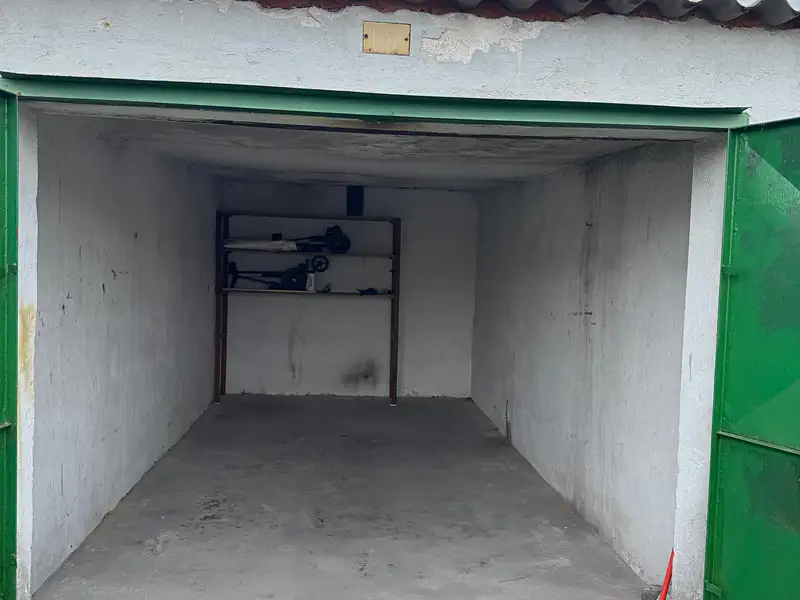 Pronájem garáže 20 m², Karlovy Vary – náhled fotky 1
