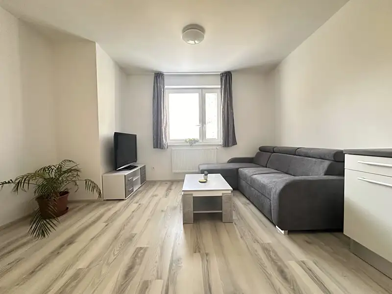 Pronájem bytu 2+kk 58 m², Pardubice – náhled fotky 2