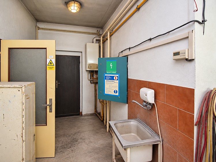 Комерційне приміщення на продаж, 225 м² (10 з 17)