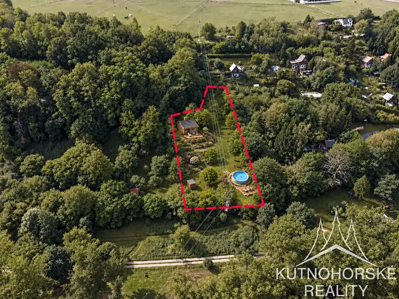 Prodej zahrady 1707 m², Strenice – náhled fotky 2