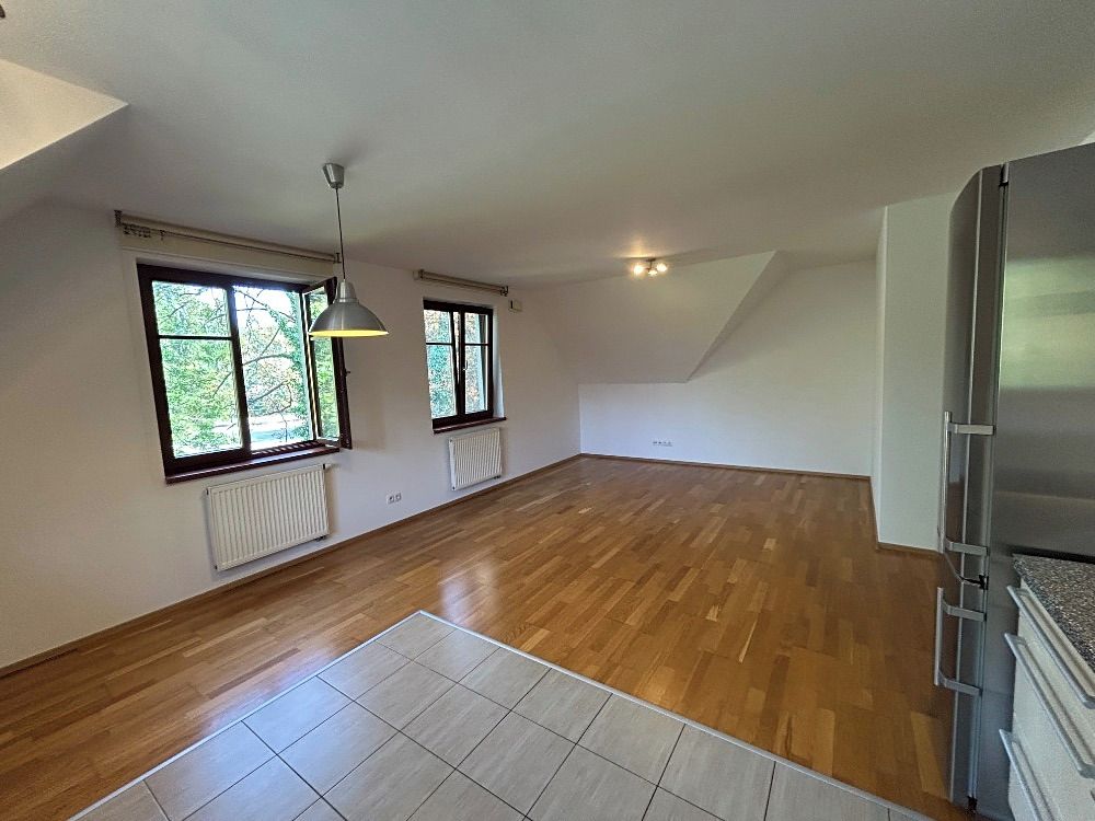 Pronájem bytu 2+kk 60 m² – fotografie 3
