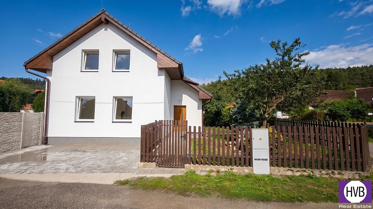 Prodej rodinného domu 160 m², pozemek 359 m², Popovice – fotka 1 z 3