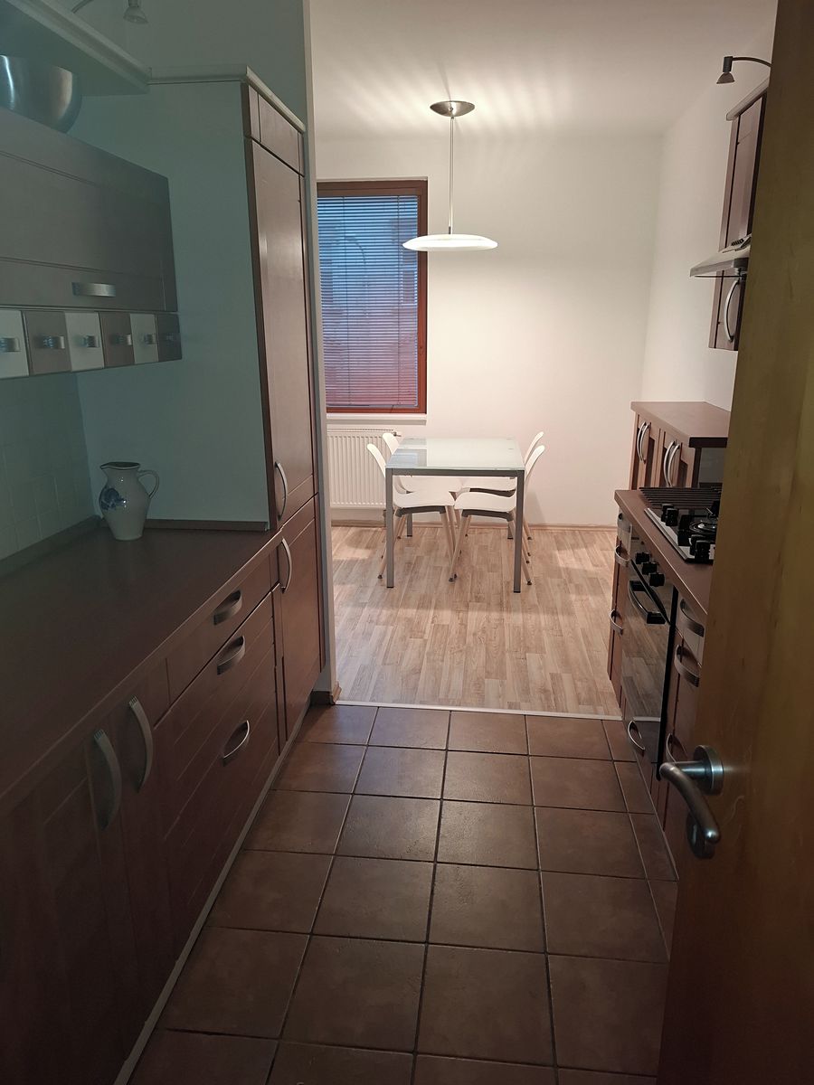 Pronájem bytu 2+kk 58 m² – fotografie 4