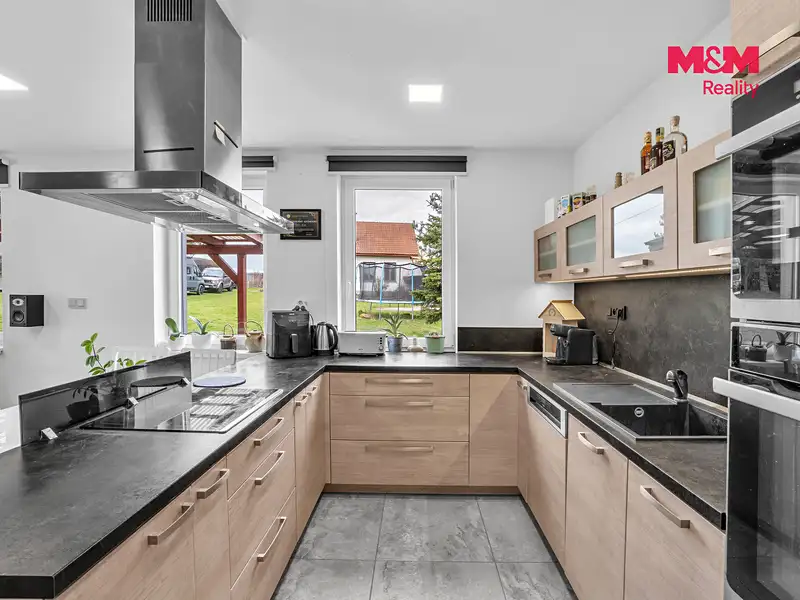 Prodej rodinného domu 225 m², pozemek 1194 m², Podhradí – náhled fotky 3