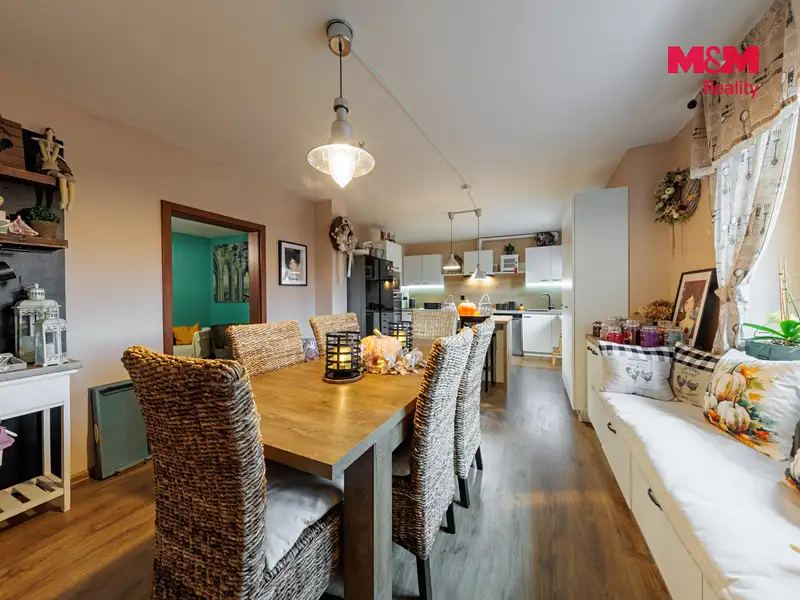 Prodej rodinného domu 160 m², pozemek 987 m², Nová Role – náhled fotky 3