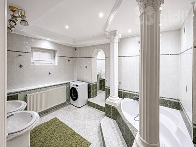 Gewerbefläche zum Kauf, 728 m² (2 von 48)