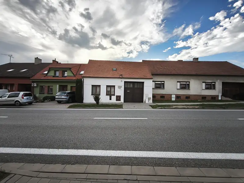 Prodej rodinného domu 95 m², pozemek 415 m², Strážnice – náhled fotky 1