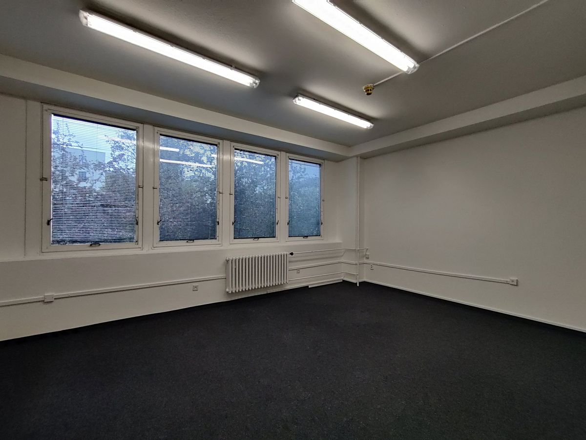 Pronájem kanceláře 25 m², Praha – fotka 1 z 3