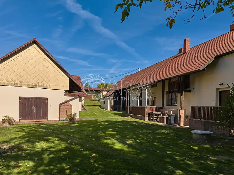 Prodej rodinného domu 451 m², pozemek 3035 m², Postupice – náhled fotky 3
