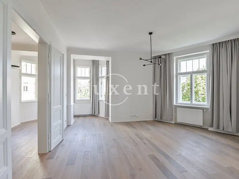 Pronájem bytu 3+kk 137 m², Praha – náhled fotky 1
