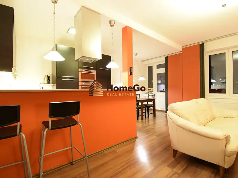 Pronájem bytu 2+kk 77 m², Praha – náhled fotky 3