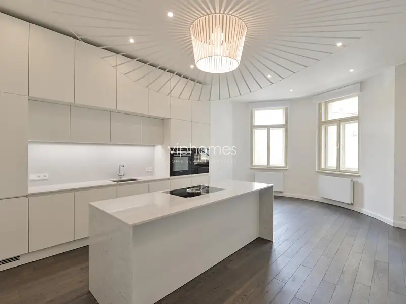 Pronájem bytu 4+kk 137 m², Praha – náhled fotky 1