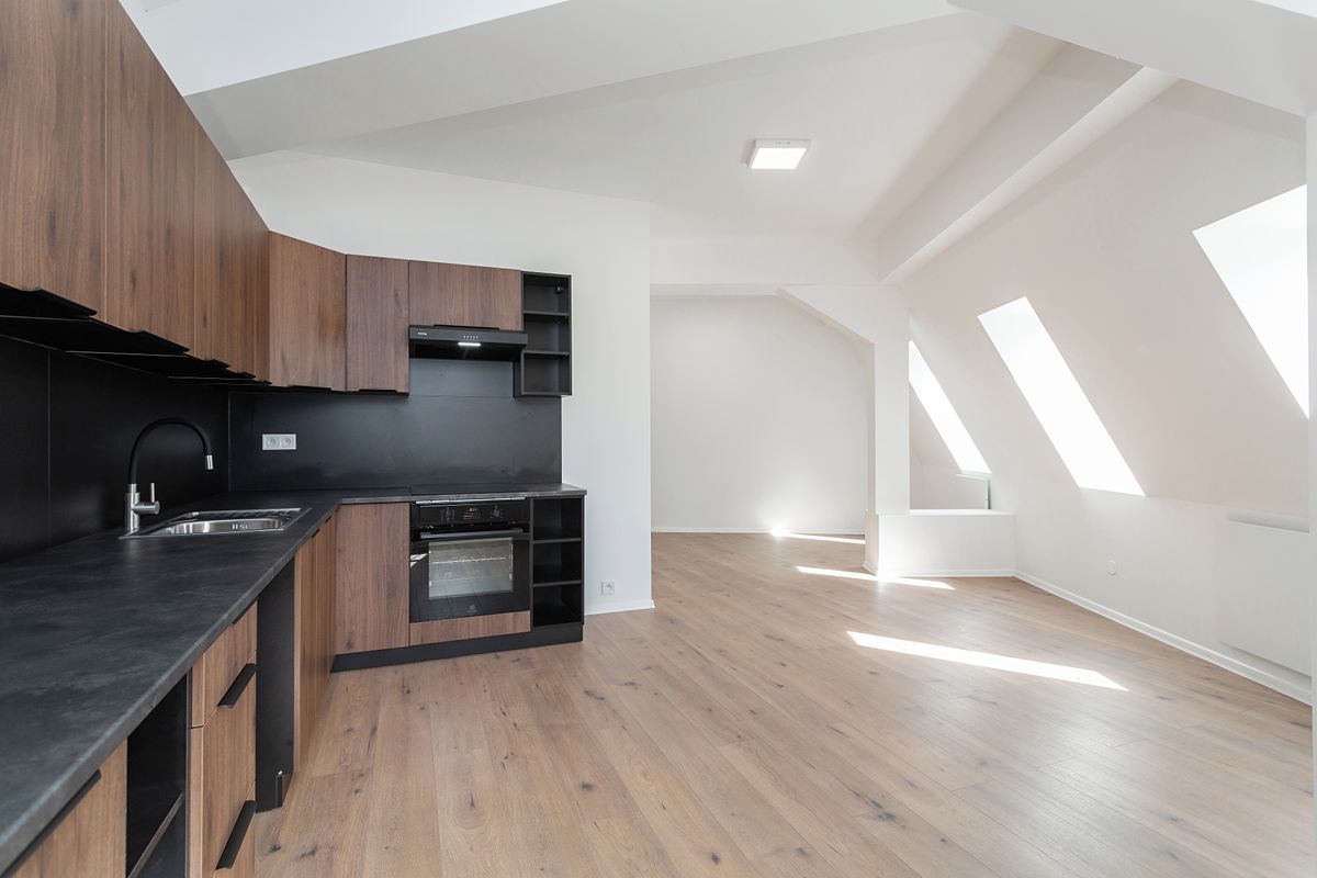 Pronájem bytu 3+kk 72 m², Buštěhrad – fotka 1 z 3