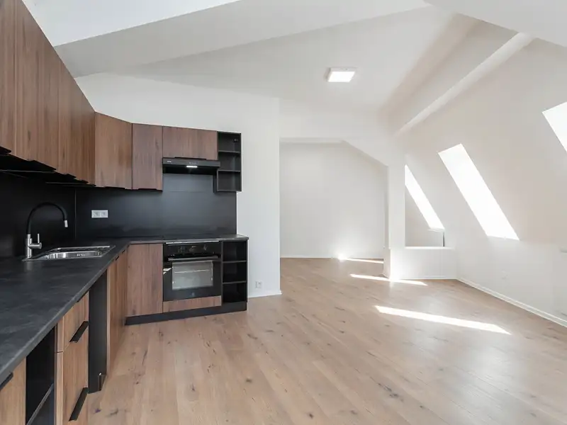 Pronájem bytu 3+kk 72 m², Buštěhrad – náhled fotky 1