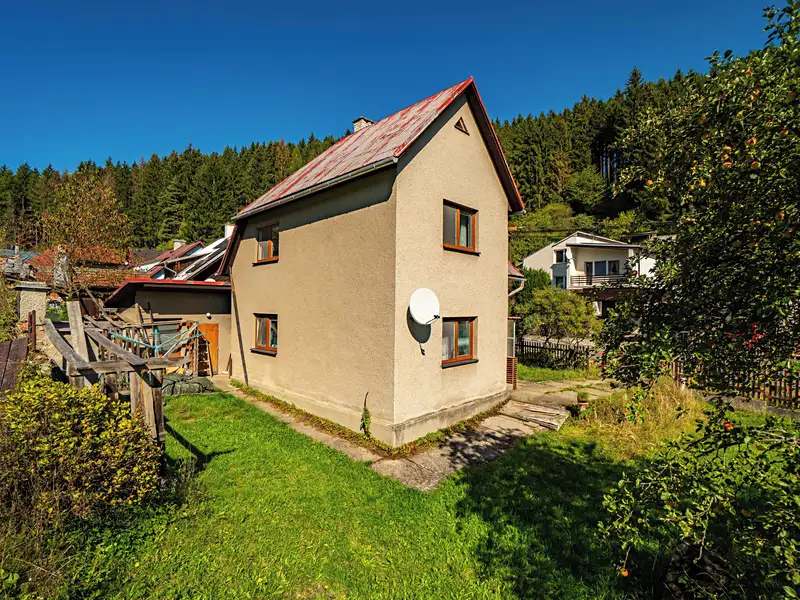 Prodej rodinného domu 150 m², pozemek 972 m², Vsetín – náhled fotky 1