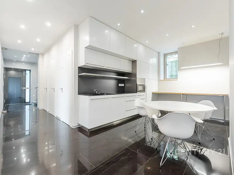Pronájem kanceláře 115 m², Praha – náhled fotky 3