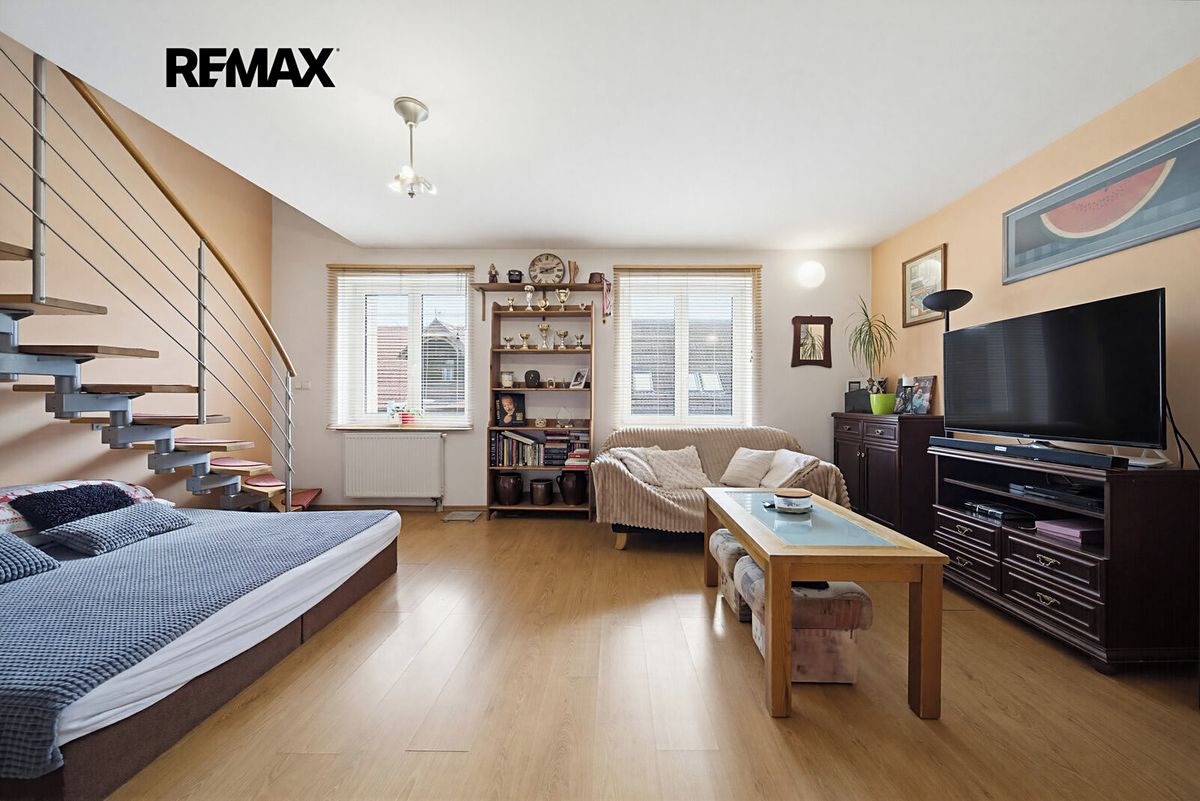 Prodej bytu 3+1 78 m², Mnichovice – fotka 1 z 3